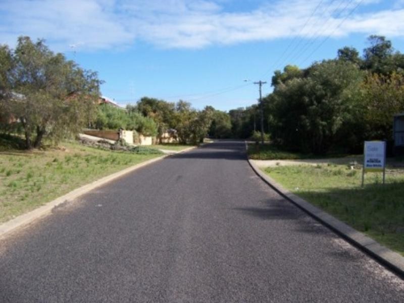 10 Hide-A-Way-Vale, Preston Beach WA 6215