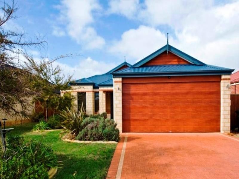 10 Honeymyrtle Grange, Halls Head WA 6210