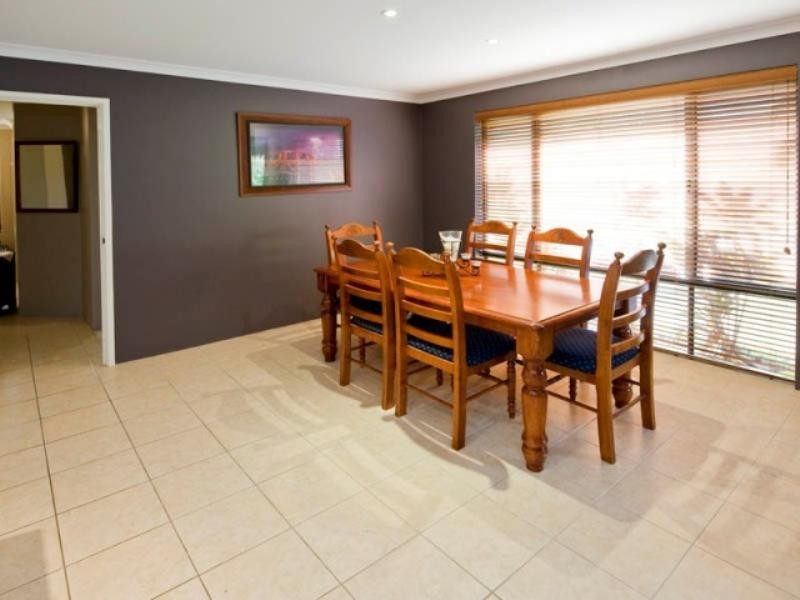 10 Honeymyrtle Grange, Halls Head WA 6210