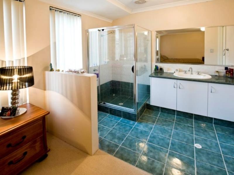 10 Honeymyrtle Grange, Halls Head WA 6210