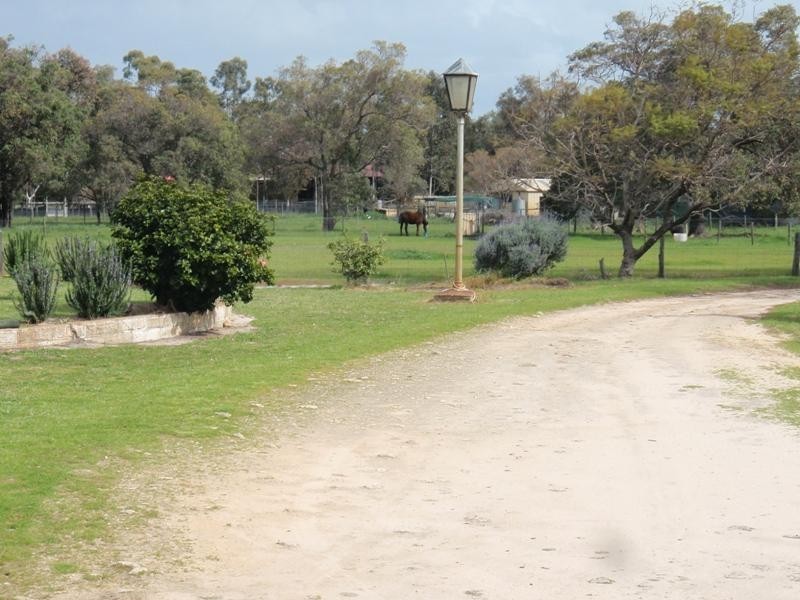 38 Shenton Road, Barragup WA 6209