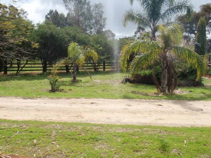 38 Shenton Road, Barragup WA 6209