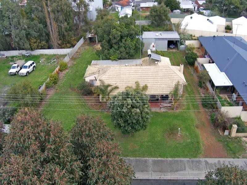 39 Hesse Street, Waroona WA 6215