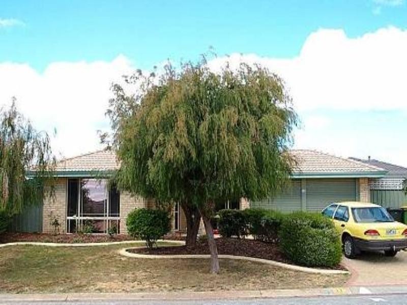 13 Limoges Elbow, Port Kennedy WA 6172