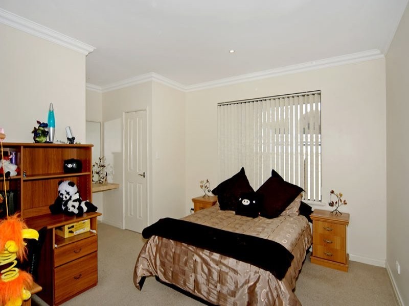 34 Mippi Road, Halls Head WA 6210