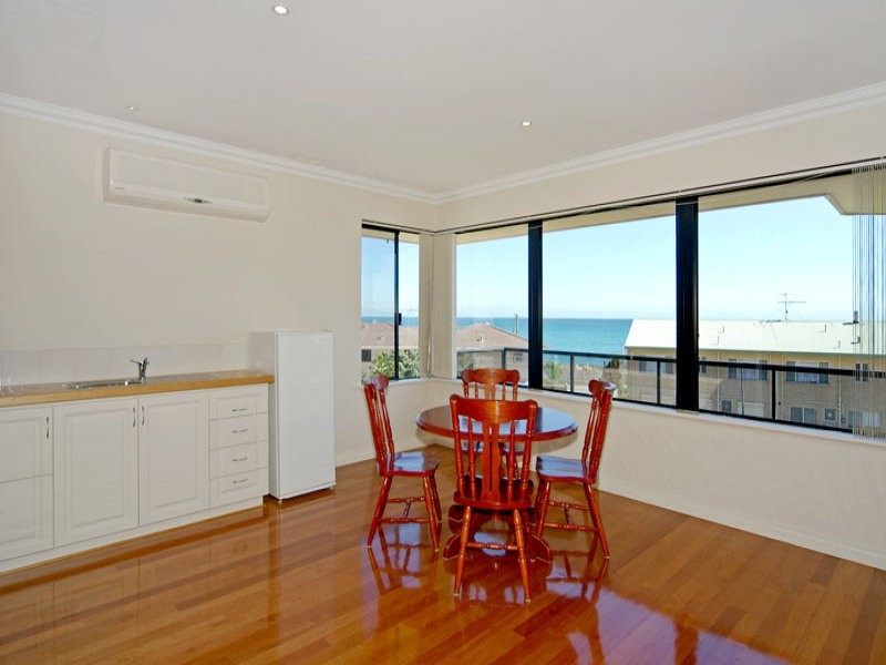 34 Mippi Road, Halls Head WA 6210