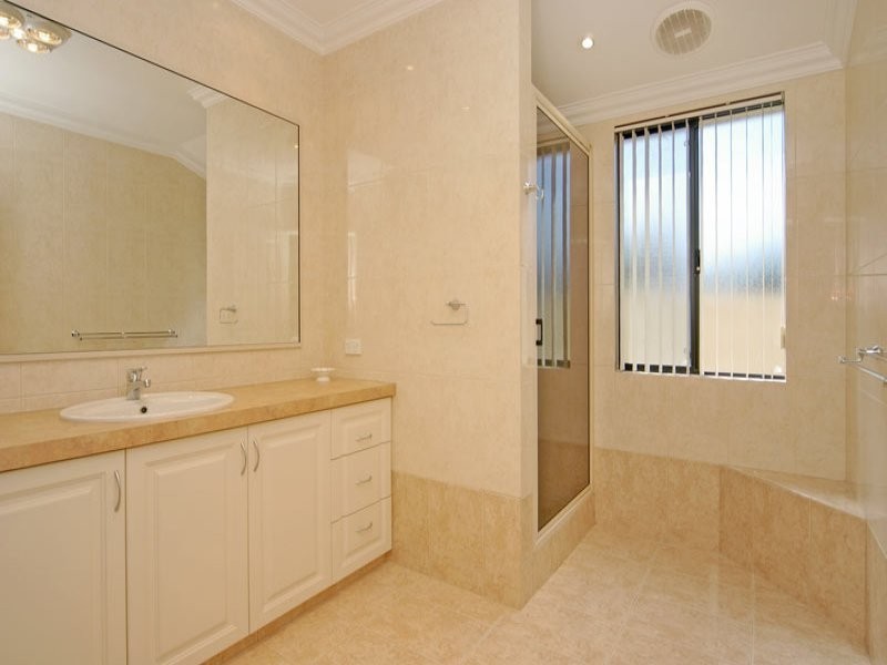 34 Mippi Road, Halls Head WA 6210