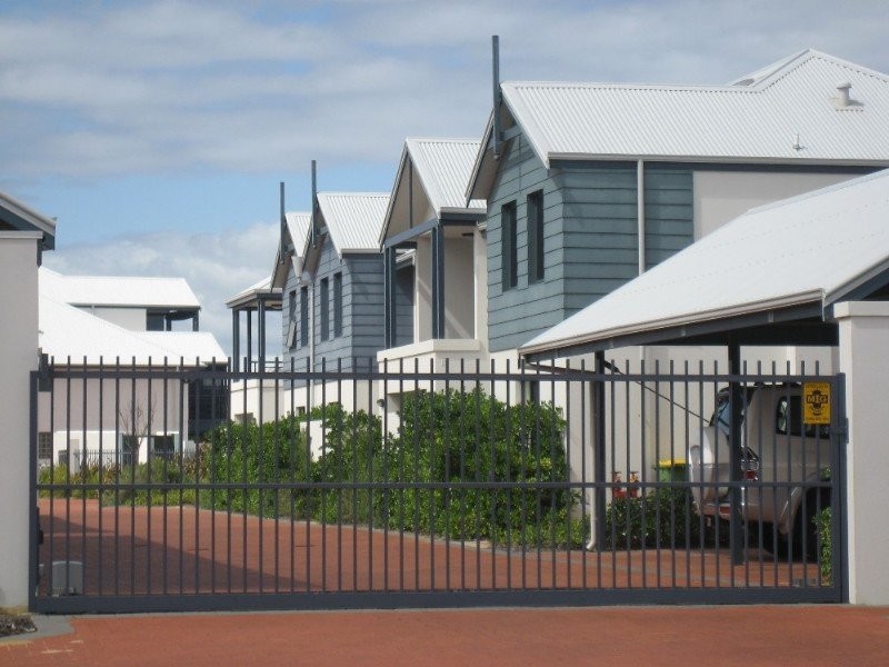 24/206 Mary Street, Halls Head WA 6210