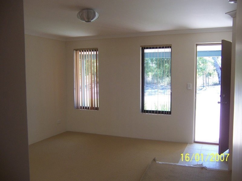 16 Moorhen Green, Dudley Park WA 6210