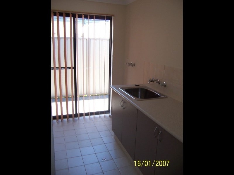 16 Moorhen Green, Dudley Park WA 6210