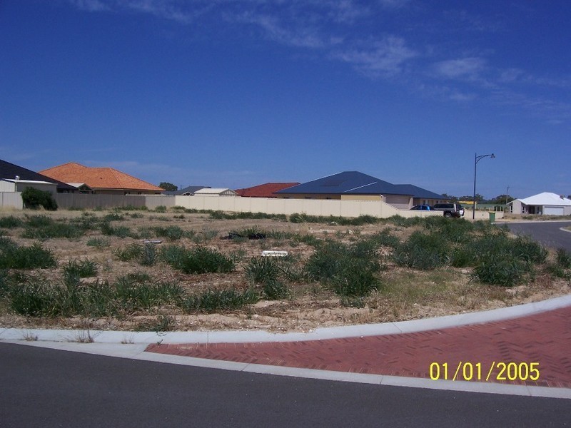 8 Harvest Chase, Madora Bay WA 6210