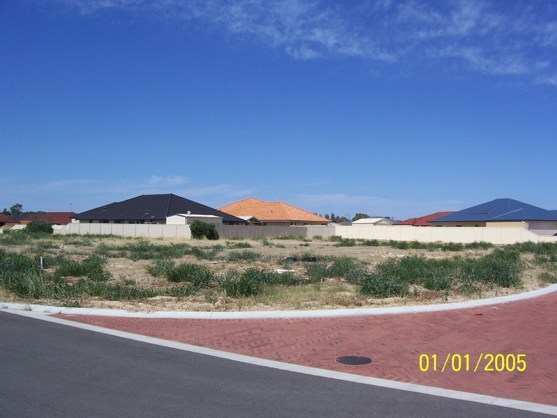 8 Harvest Chase, Madora Bay WA 6210