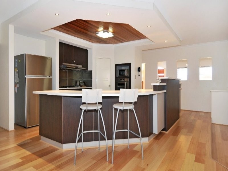 17 Royston Way, Lakelands WA 6180