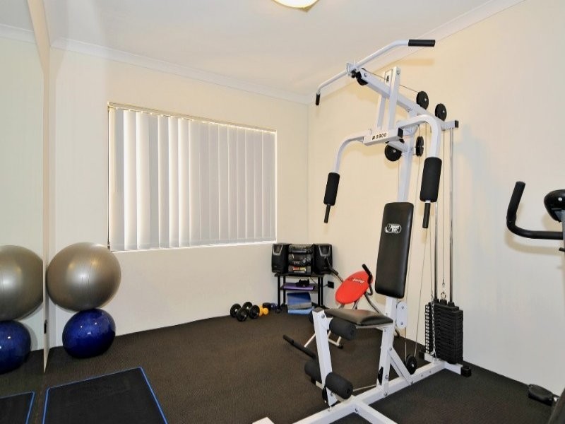 17 Royston Way, Lakelands WA 6180