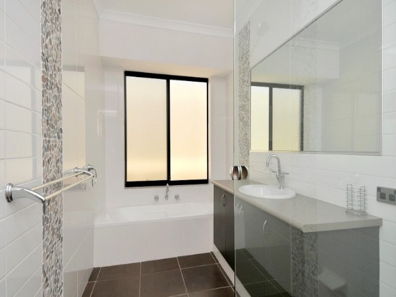 17 Royston Way, Lakelands WA 6180