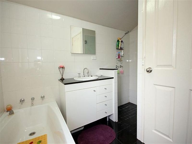 8/2 Kardella Court, Condell Park NSW 2200