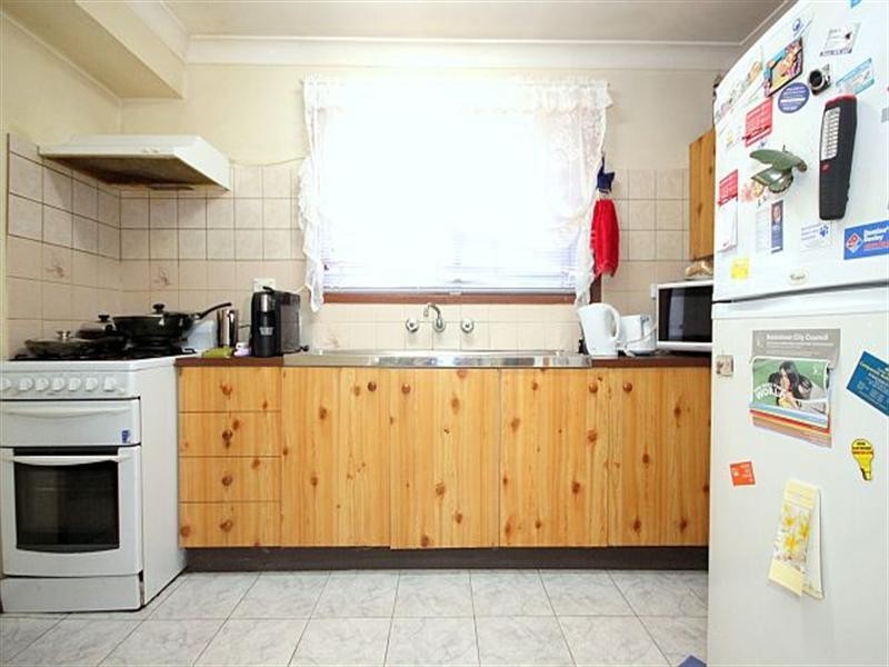 13/221 Old Kent Road, Greenacre NSW 2190