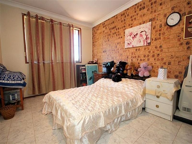 13/221 Old Kent Road, Greenacre NSW 2190