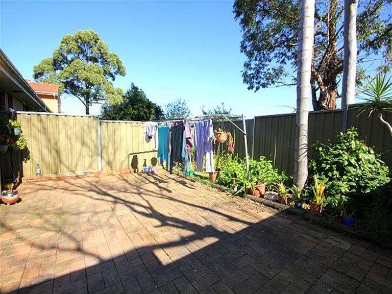 13/221 Old Kent Road, Greenacre NSW 2190