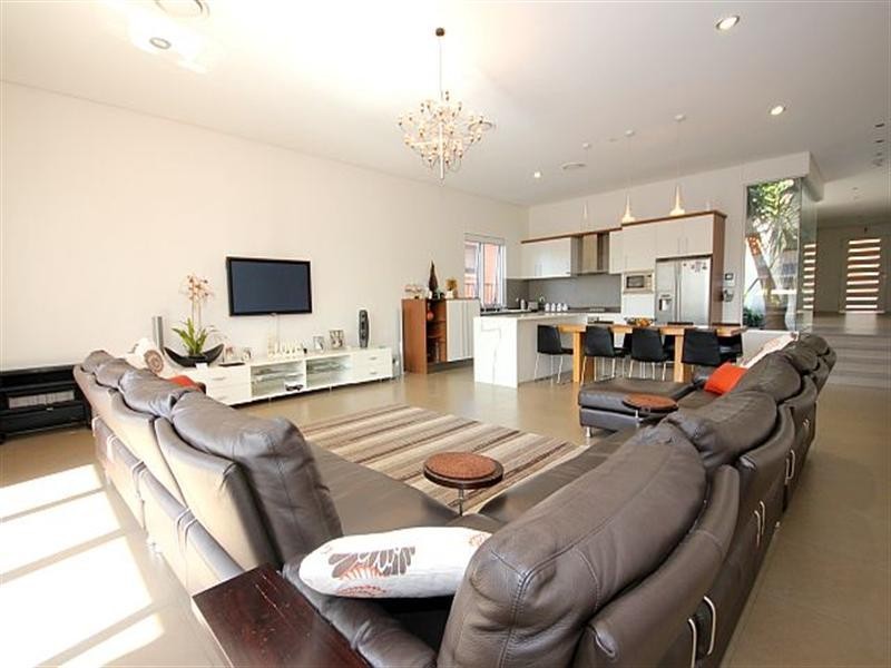 11 Daphne Avenue, Bankstown NSW 2200