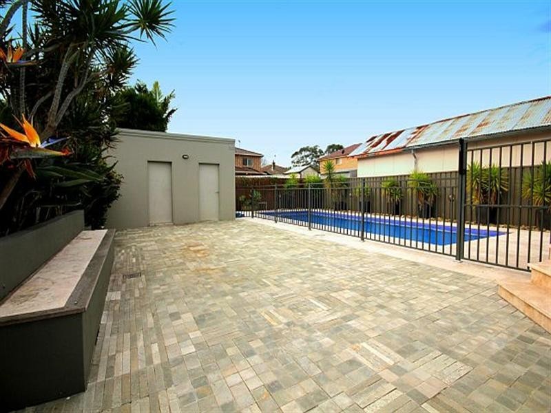 11 Daphne Avenue, Bankstown NSW 2200