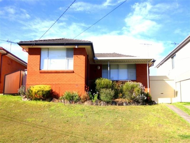 23 Binnalong Avenue, Georges Hall NSW 2198