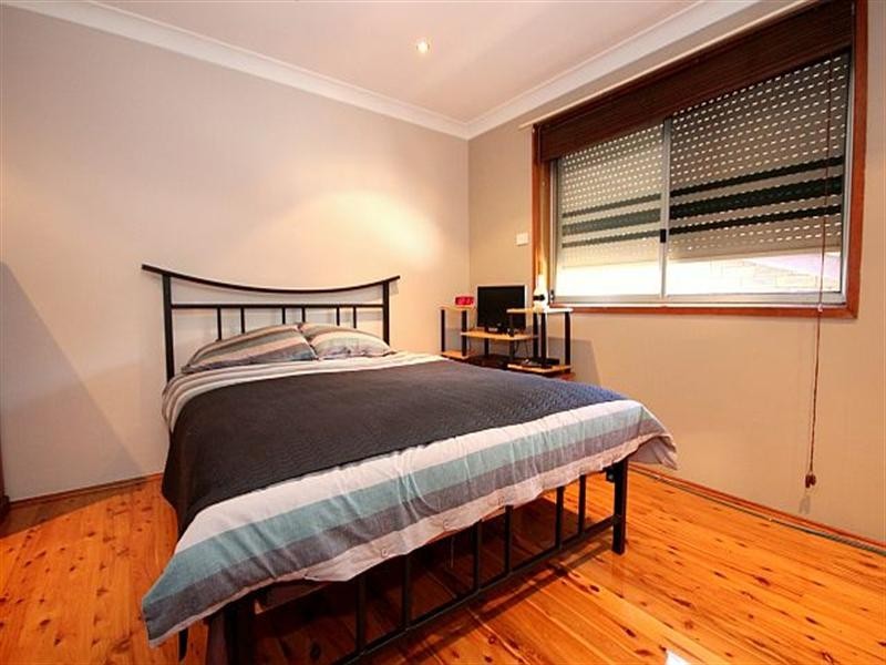 96 Flinders Road, Georges Hall NSW 2198