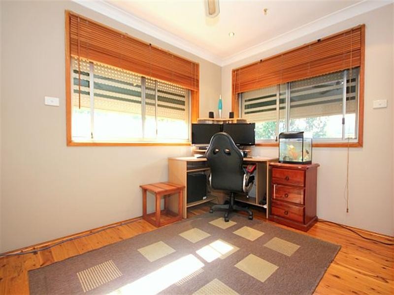 96 Flinders Road, Georges Hall NSW 2198