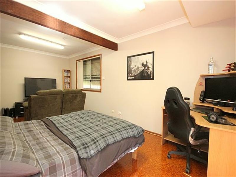 96 Flinders Road, Georges Hall NSW 2198