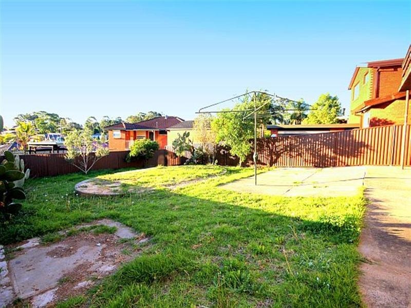 93 Denman Road, Georges Hall NSW 2198
