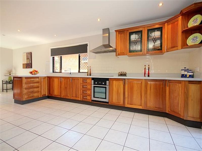 20 Yvonne Crescent, Georges Hall NSW 2198