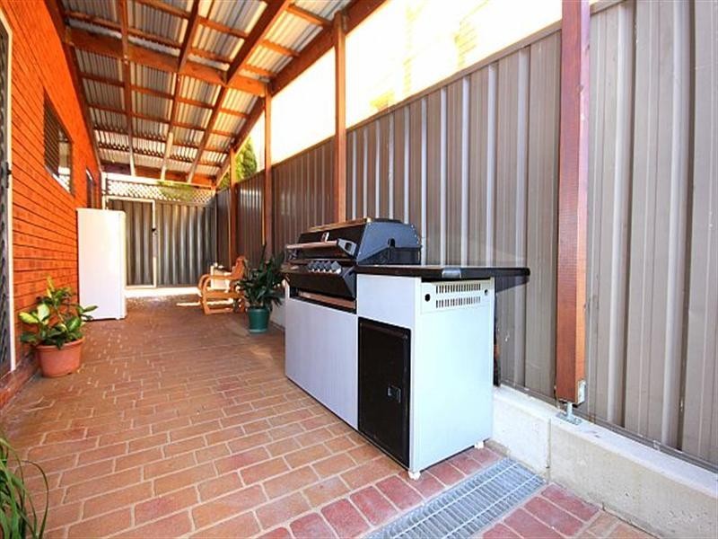 20 Yvonne Crescent, Georges Hall NSW 2198