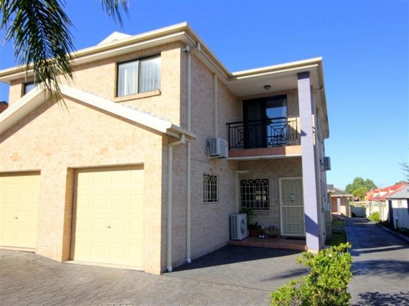2/102 Hunter Street, Condell Park NSW 2200