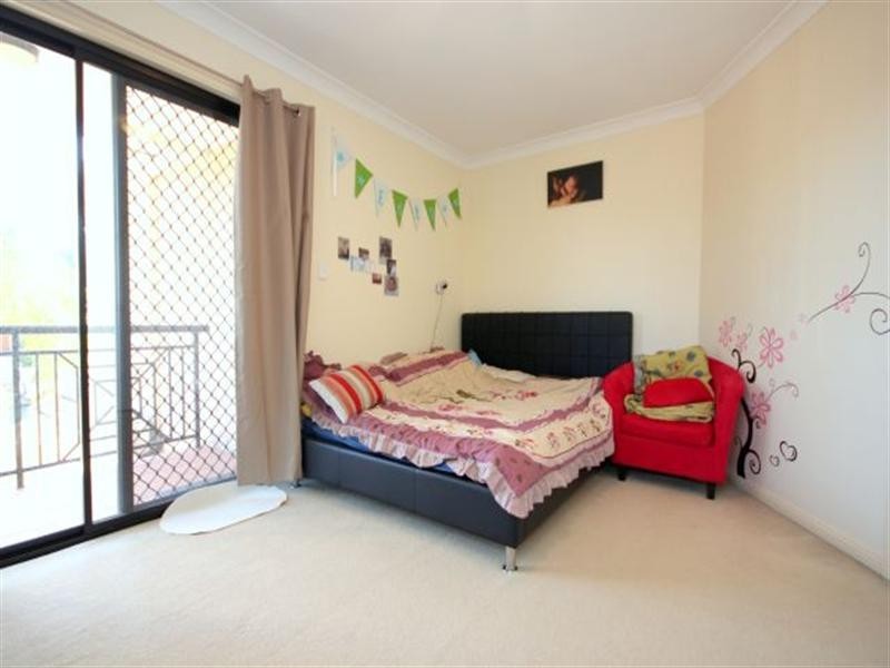 2/102 Hunter Street, Condell Park NSW 2200