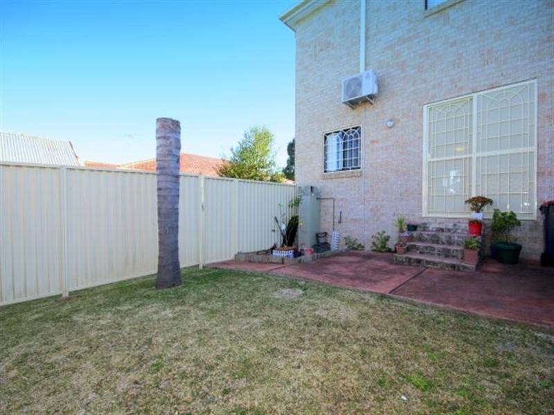 2/102 Hunter Street, Condell Park NSW 2200