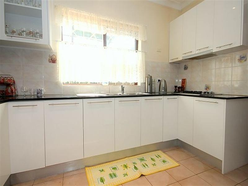 1 Garry Court, Georges Hall NSW 2198