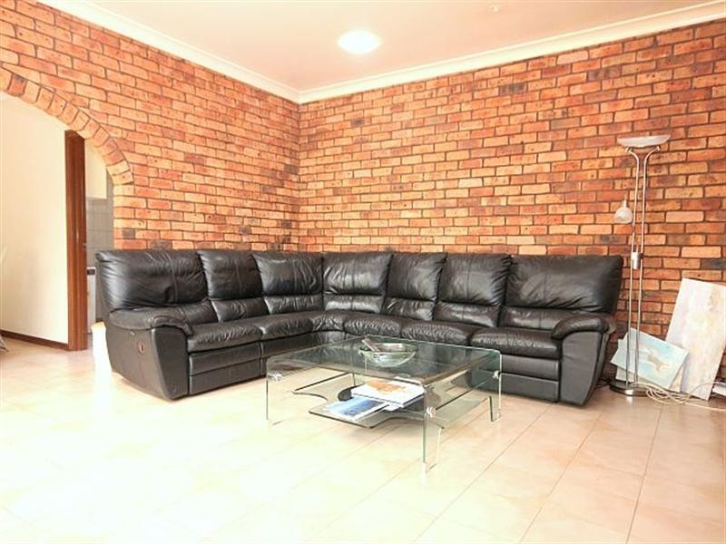 1 Garry Court, Georges Hall NSW 2198