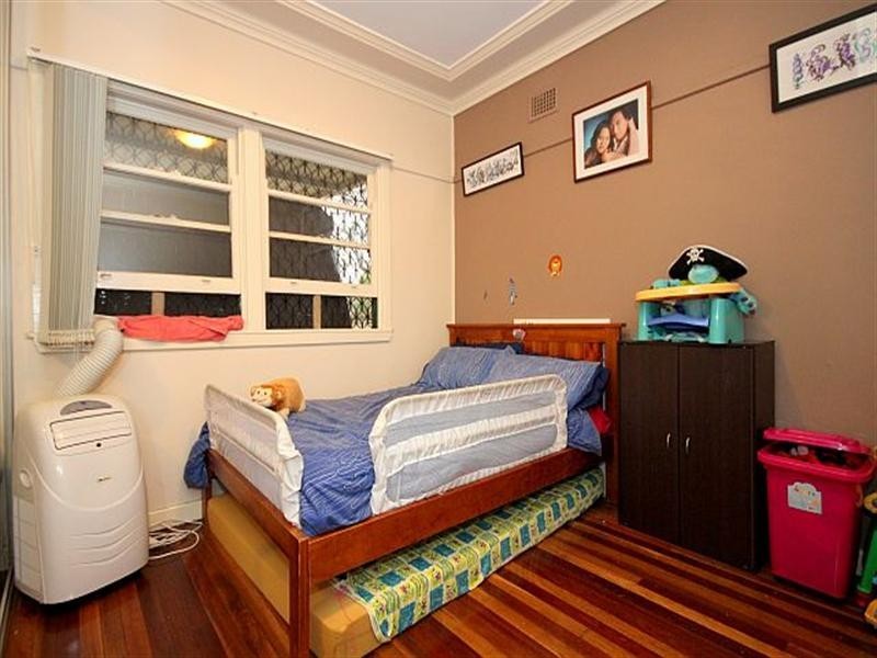 42 Robertson Road, Chester Hill NSW 2162