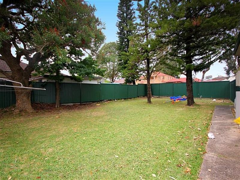 42 Robertson Road, Chester Hill NSW 2162