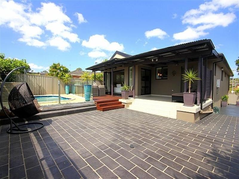 53 Jacaranda Drive, Georges Hall NSW 2198