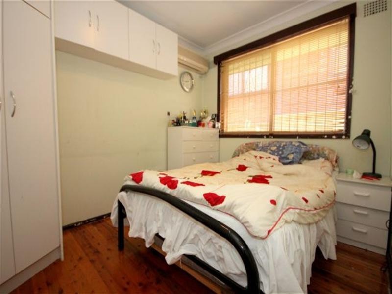 12 Wren Street, Condell Park NSW 2200