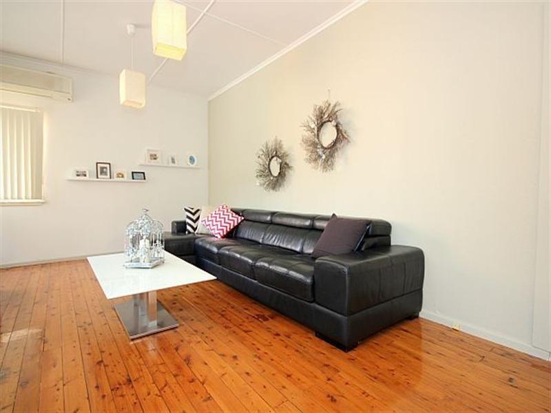 43 Bellevue Avenue, Georges Hall NSW 2198