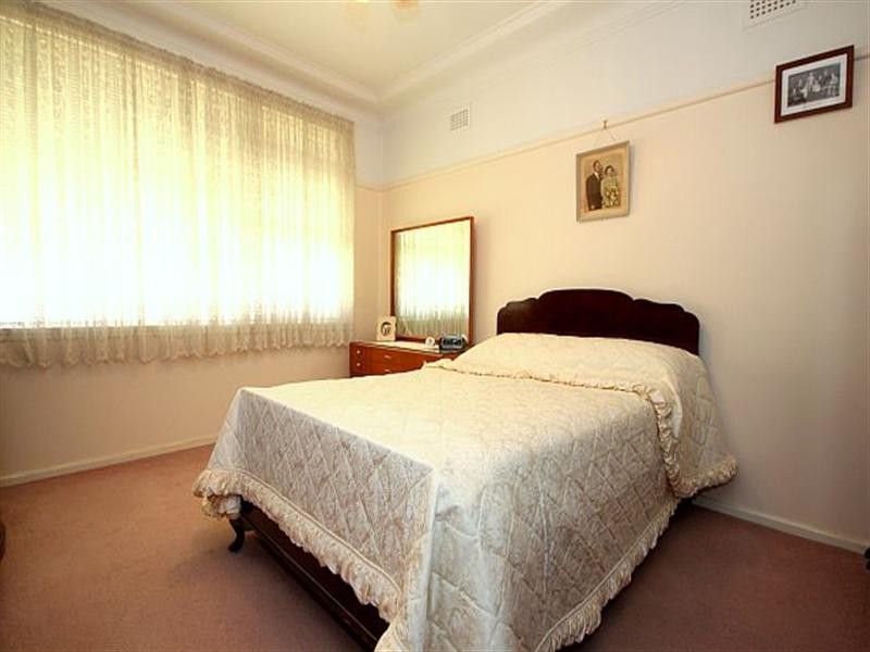 6 Leighdon Street, Bass Hill NSW 2197