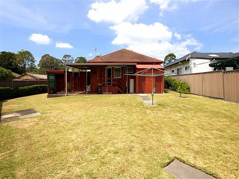 6 Leighdon Street, Bass Hill NSW 2197