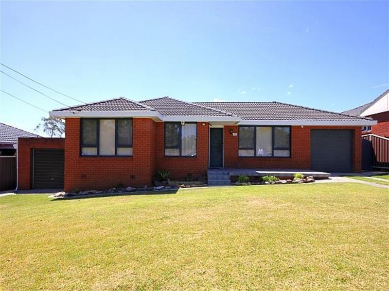 42 Flinders Road, Georges Hall NSW 2198