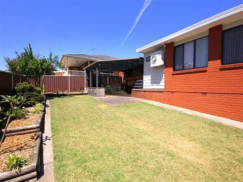 42 Flinders Road, Georges Hall NSW 2198