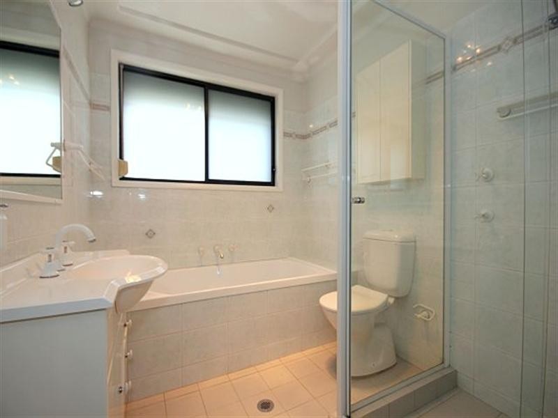 42 Flinders Road, Georges Hall NSW 2198