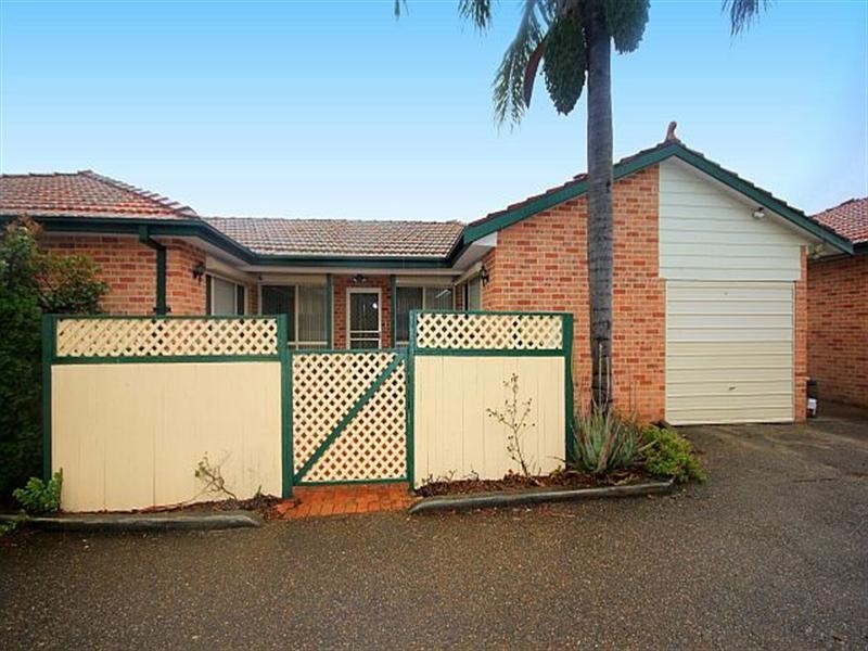 4/77-79 Boronia Road, Greenacre NSW 2190