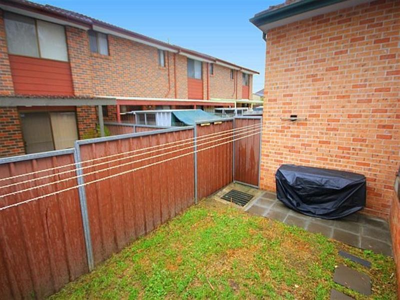 4/77-79 Boronia Road, Greenacre NSW 2190