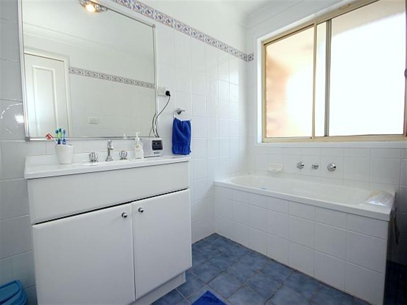 64 Larien Crescent, Birrong NSW 2143